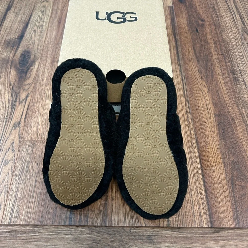 UGG Black Fuzzy Slippers/Slides